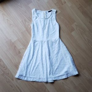 White Lace Sleeveless Dress - Like New - Small